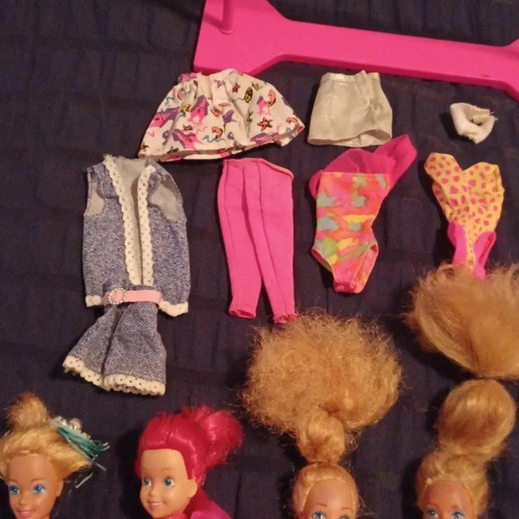 🌹4 vintage Mattel Barbie dolls and one mini with extras🎉 - Picture 6 of 8
